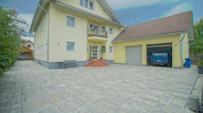 Vilux with indoor private parking